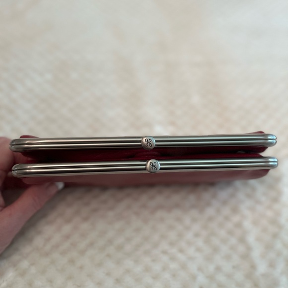 New HOBO Clutch Wallet in gorgeous Cranberry color. 100% Genuine Leather - Picture 8 of 14